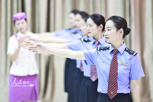 山城窗口展新颜 重庆客运员服务礼仪培训助力国庆出行